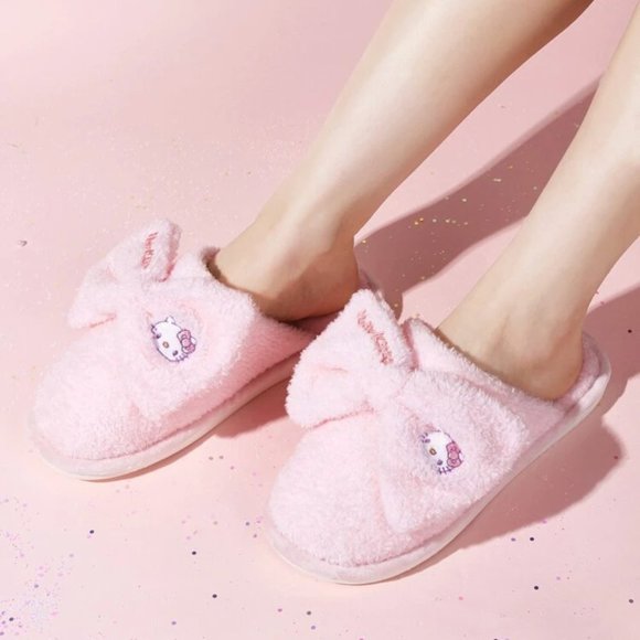 🎀 Hello Kitty Pink Bow Slippers - Picture 2 of 3
